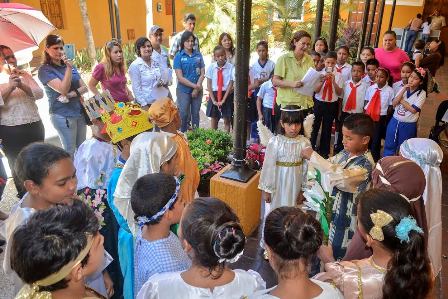 Los niños de la Juan Bautista también presentaron un Nacimiento Viviente